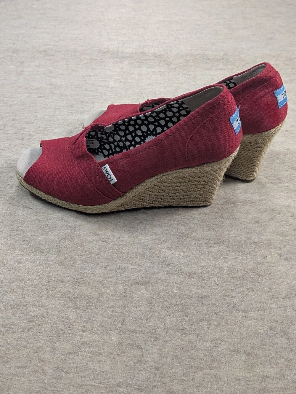 Toms red wedge